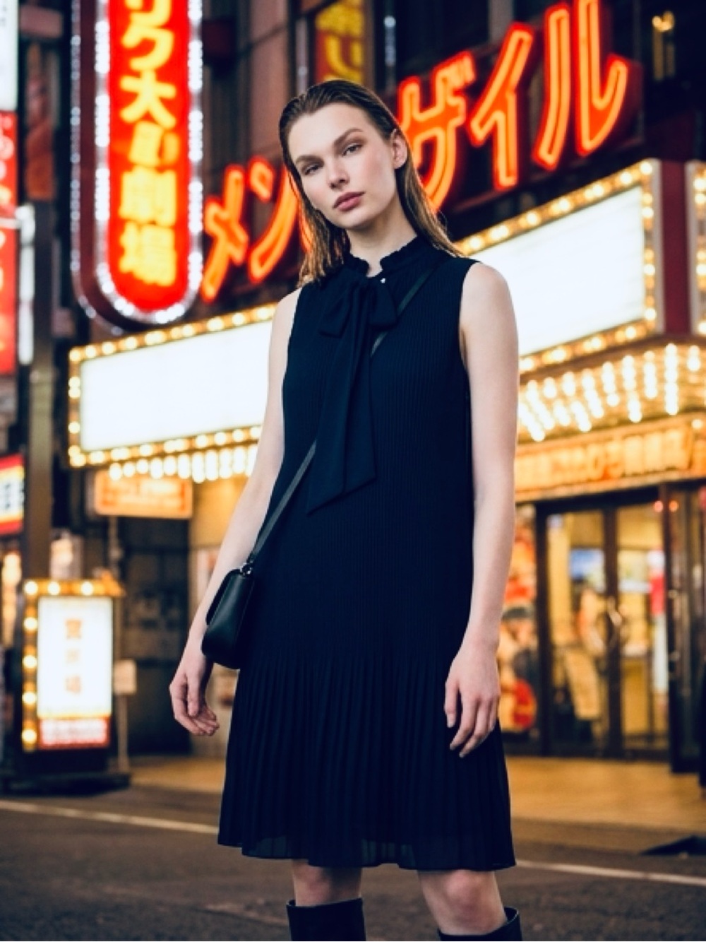 NWT DKNY Sleeveless Tie-neck Pleated Chiffon Shift Dress in Midnight Blue size 4
